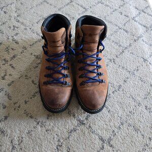 Sorel Madson Hiker Waterproof Boot - Men's Sorel Madson Hiker Waterproof Boot -